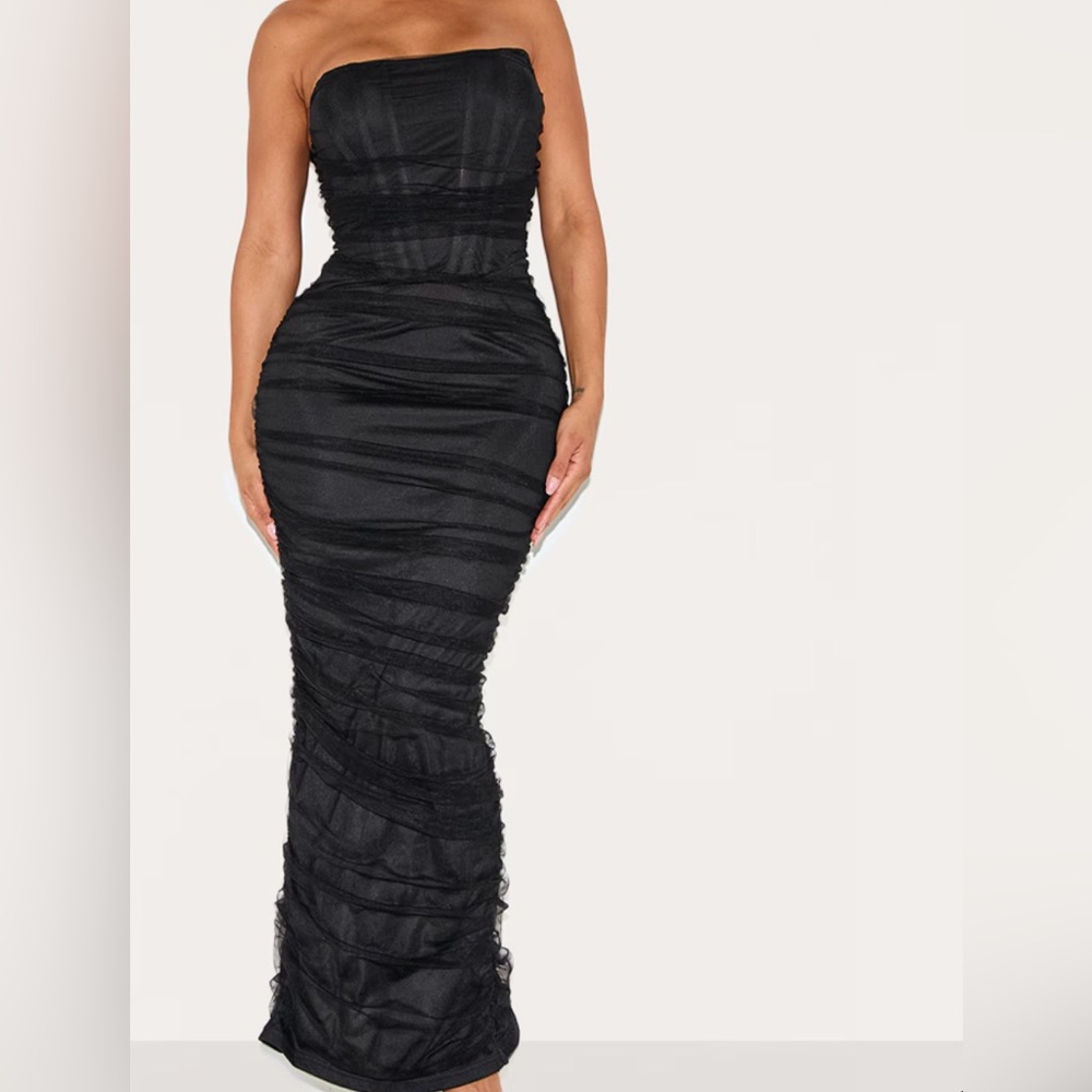 PrettyLittleThing Black Strapless Dress